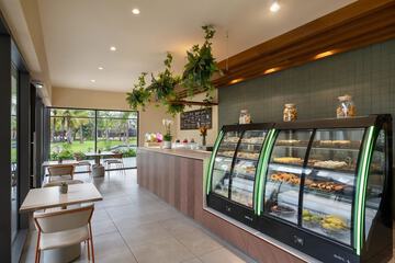 Snack bar