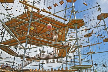 Ropes course (team building)