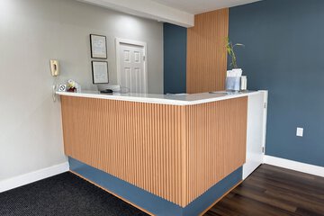 Check-in/check-out kiosk