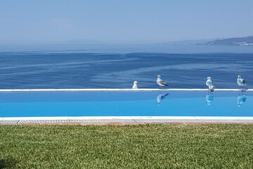 Infinity pool