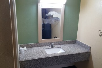 Bathroom sink