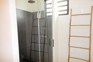 Photo 33