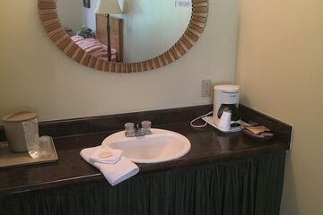 Bathroom sink