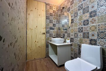 Bathroom amenities