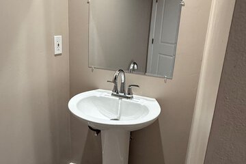 Bathroom sink