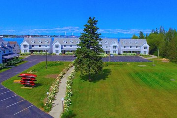 Clearwater Lakeshore Motel