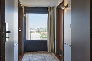 Handrails in hallways