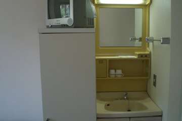 Bathroom sink