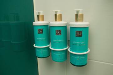 Bathroom amenities