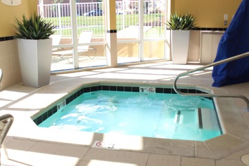 Indoor spa tub