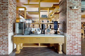 Breakfast/Coffee Service 92 of 110