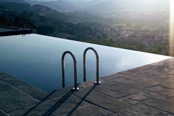 Infinity pool