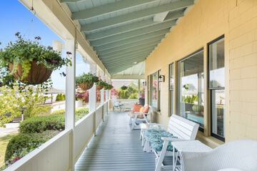 The Colonial Inn