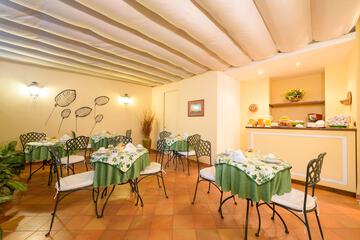 Breakfast area