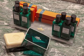 Bathroom amenities