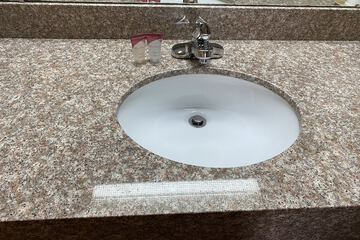 Bathroom sink