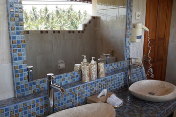 Bathroom sink