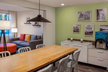 Hotel Interior 8 of 28