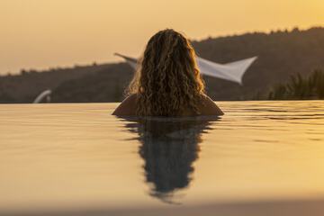 Infinity pool