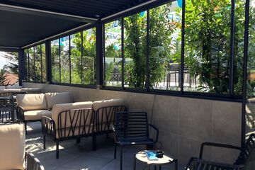 Poolside bar