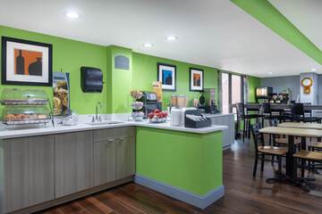 Breakfast/Coffee Service 26 of 30