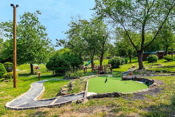 Mini-golf