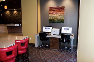 Business Center 36 of 36