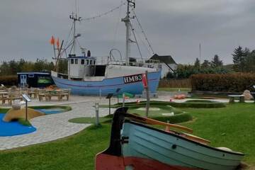 Mini-golf
