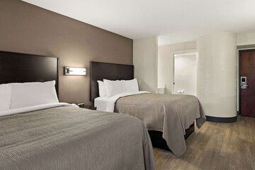 Room 26 of 37