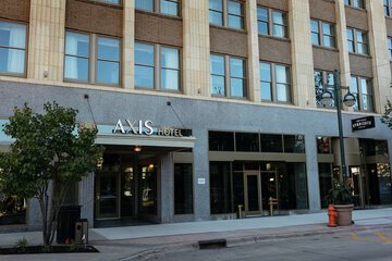 The Axis Moline Hotel Tapestry Collection by Hilton