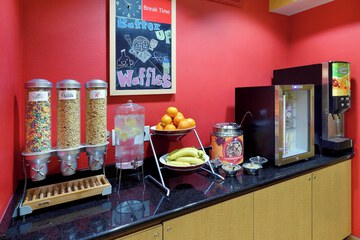 Breakfast/Coffee Service 25 of 32