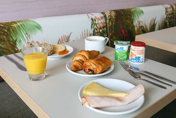 Breakfast meal