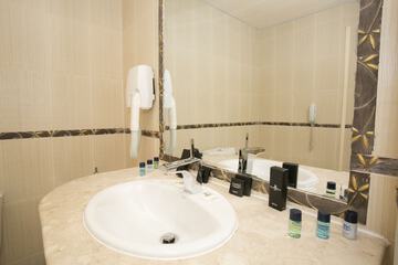 Bathroom amenities