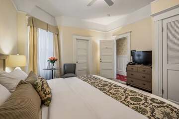 Room 32 of 66