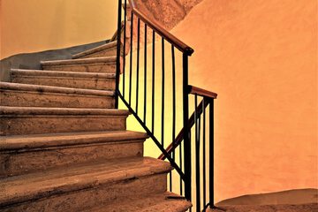 Handrails in stairways