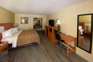 Room 12 of 24