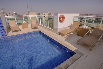 Rooftop pool