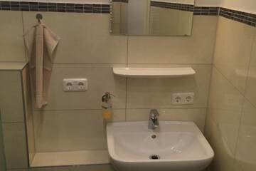 Bathroom sink