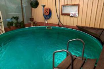 Swimming pool [outdoor]