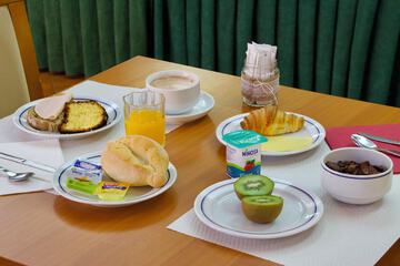 Breakfast meal
