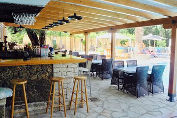 Poolside bar