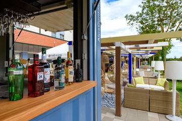 Beach bar