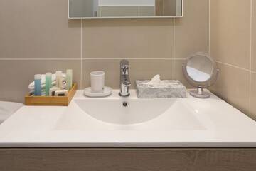 Bathroom sink
