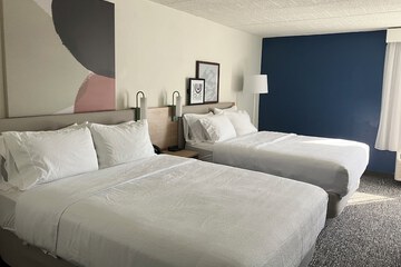Room 10 of 16