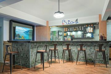 Poolside bar