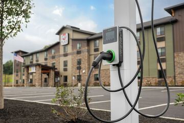 Electric vehicle charging station