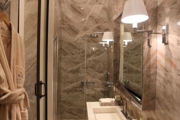 Bathroom shower