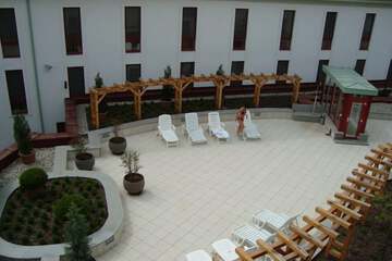 Sundeck
