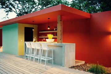 Poolside bar