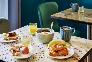 Breakfast area
